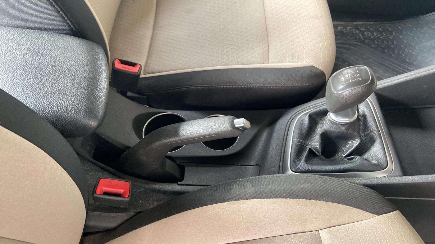 2019 Hyundai Verna 1.6 VTVT SX, Petrol, Manual, 65,141 km, Gear Lever