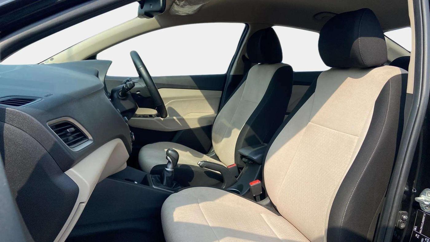 2019 Hyundai Verna 1.6 VTVT SX, Petrol, Manual, 65,141 km, Right Side Front Door Cabin