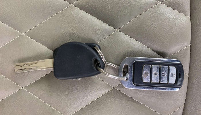 2015 Mahindra Scorpio S4 PLUS, Diesel, Manual, 48,693 km, Key Close Up