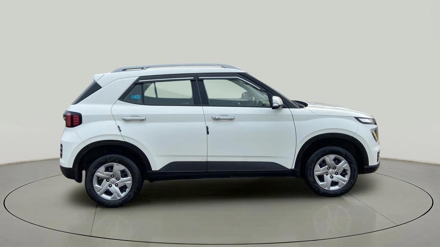 2022 Hyundai VENUE SX 1.2 PETROL, Petrol, Manual, 23,425 km, Right Side View