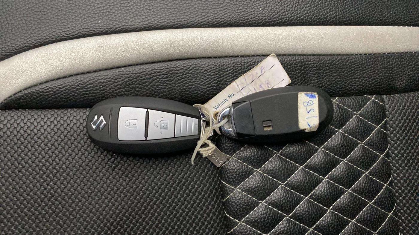 2018 Maruti Baleno ZETA PETROL 1.2, Petrol, Manual, 40,290 km, Key Close Up
