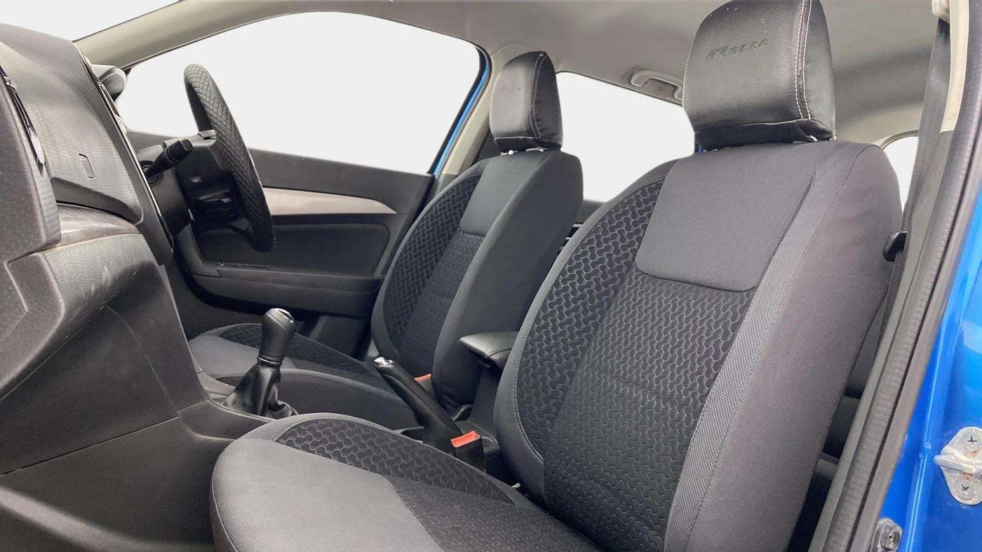 2017 Maruti Vitara Brezza ZDI PLUS DUAL TONE, Diesel, Manual, 1,06,826 km, Right Side Front Door Cabin