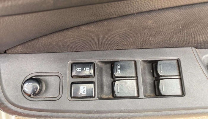 2021 Maruti Swift VXI, Petrol, Manual, 48,274 km, Driver Side Door Panels Control