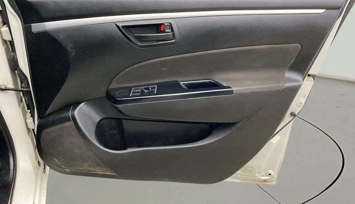2015 Maruti Swift LXI (O), CNG, Manual, 70,487 km, Driver Side Door Panels Control