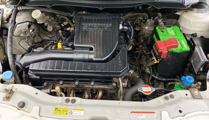 2015 Maruti Swift LXI (O), CNG, Manual, 70,487 km, Open Bonet
