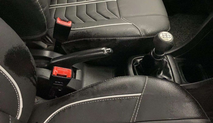 2015 Maruti Swift LXI (O), CNG, Manual, 70,487 km, Gear Lever