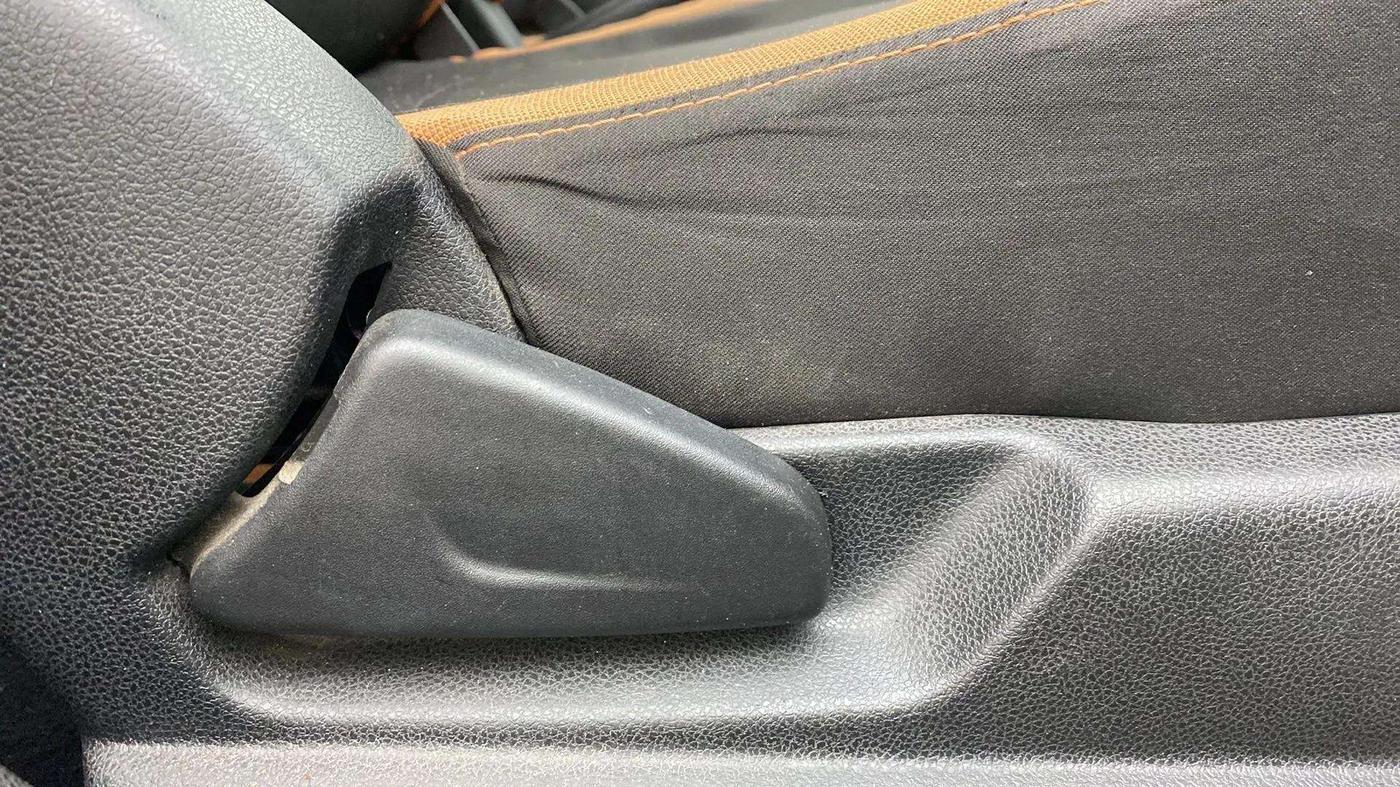 2018 Renault Kwid CLIMBER 1.0 AMT, Petrol, Automatic, 53,825 km, Driver Side Adjustment Panel