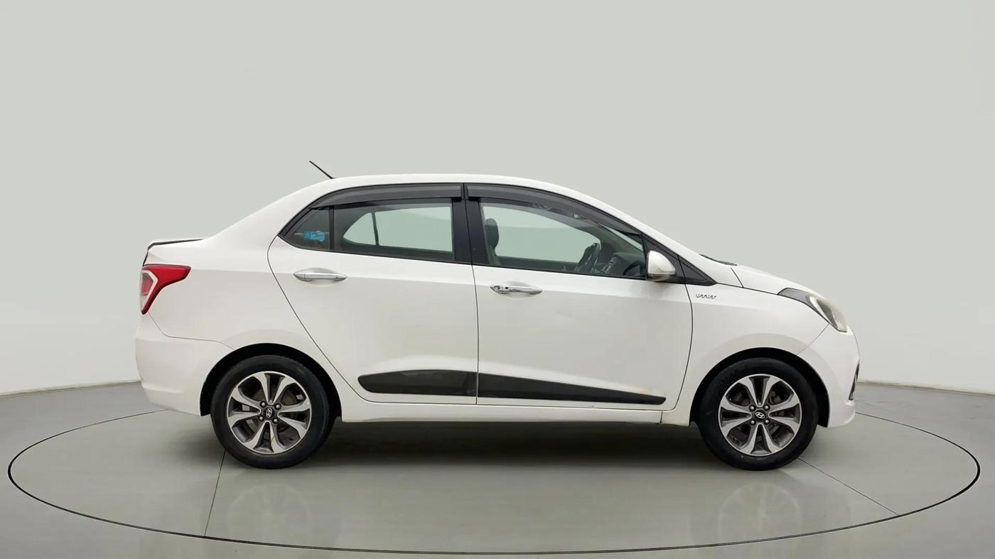 2015 Hyundai Xcent SX 1.2 (O), Petrol, Manual, 1,16,884 km, Right Side View