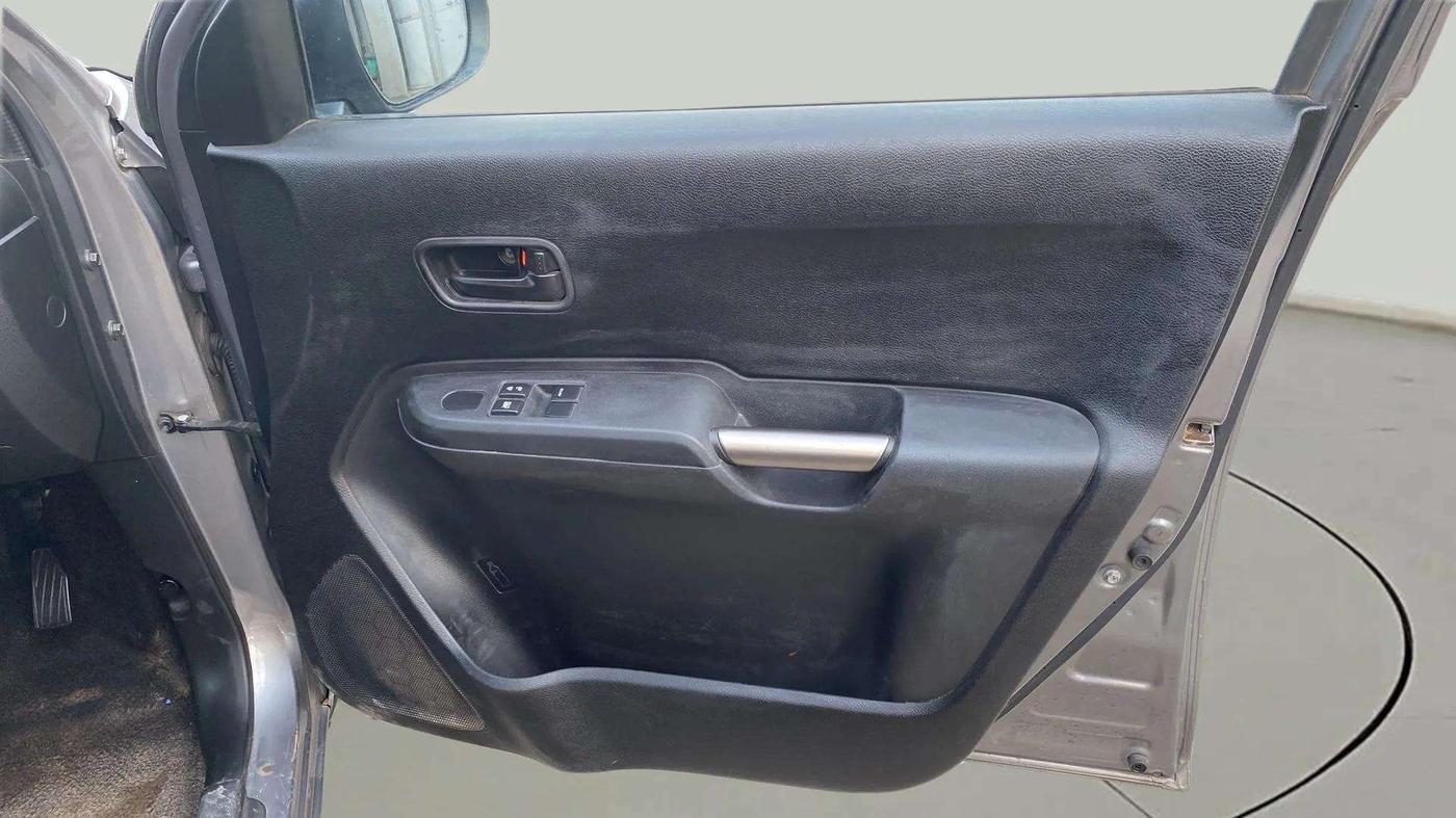 2018 Maruti IGNIS SIGMA 1.2, Petrol, Manual, 57,868 km, Driver Side Door Panels Control