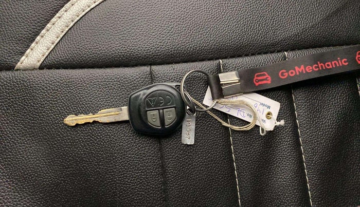 2019 Maruti S PRESSO VXI AMT, Petrol, Automatic, 46,237 km, Key Close Up