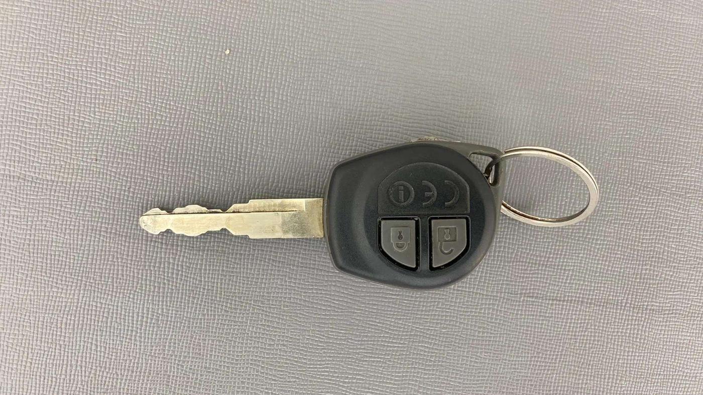 2021 Maruti Dzire VXI, Petrol, Manual, 39,403 km, Key Close Up