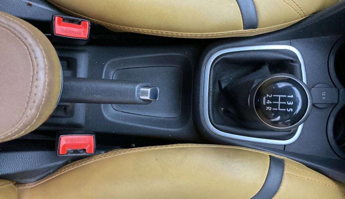 2019 Volkswagen Polo HIGHLINE PLUS 1.0 16 ALLOY, Petrol, Manual, 60,571 km, Gear Lever