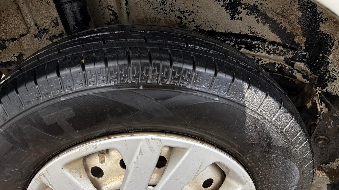2021 Maruti New Wagon-R LXI CNG 1.0, CNG, Manual, 80,467 km, Right Rear Tyre Tread
