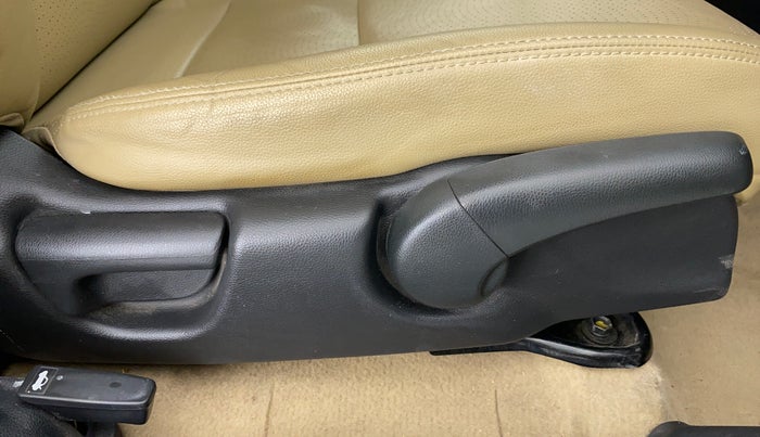 2014 Honda City VX CVT PETROL, Petrol, Automatic, 36,789 km, Driver Side Adjustment Panel