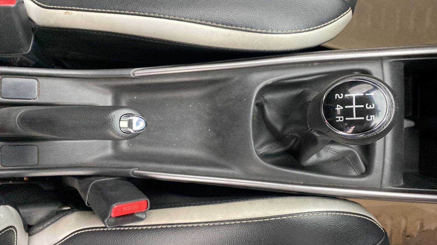 2019 Maruti Baleno ZETA PETROL 1.2, Petrol, Manual, 62,013 km, Gear Lever