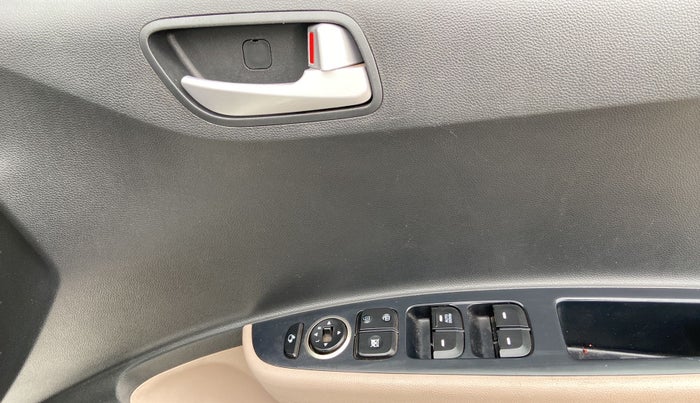 2018 Hyundai Grand i10 SPORTZ 1.2 KAPPA VTVT, CNG, Manual, 55,548 km, Driver Side Door Panels Control