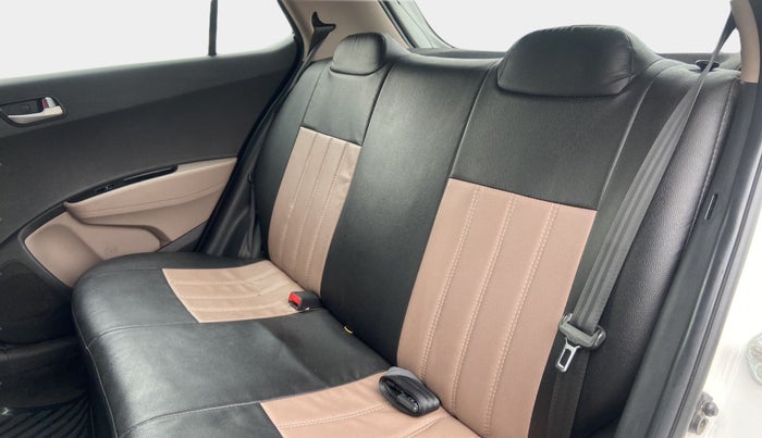 2018 Hyundai Grand i10 SPORTZ 1.2 KAPPA VTVT, CNG, Manual, 55,548 km, Right Side Rear Door Cabin