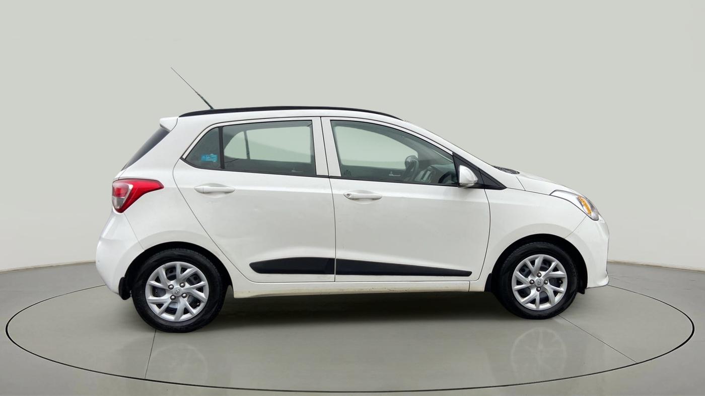 2018 Hyundai Grand i10 SPORTZ 1.2 KAPPA VTVT, CNG, Manual, 55,548 km, Right Side View