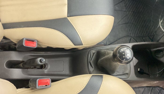 2016 Hyundai Eon ERA +, Petrol, Manual, 35,734 km, Gear Lever
