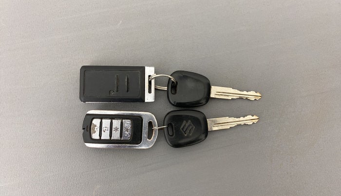 2015 Maruti Celerio VXI, CNG, Manual, 45,388 km, Key Close Up