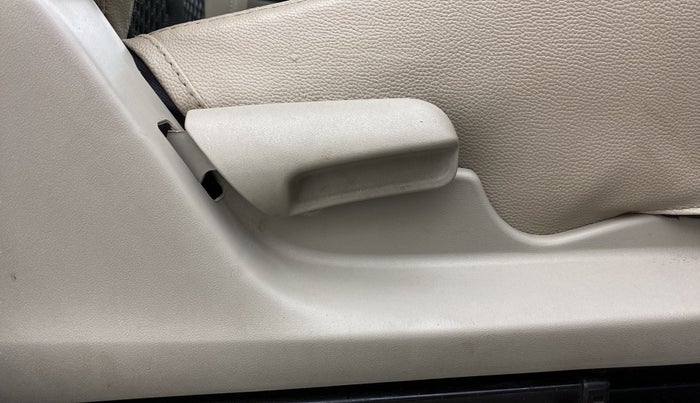 2015 Maruti Celerio VXI, CNG, Manual, 45,388 km, Driver Side Adjustment Panel