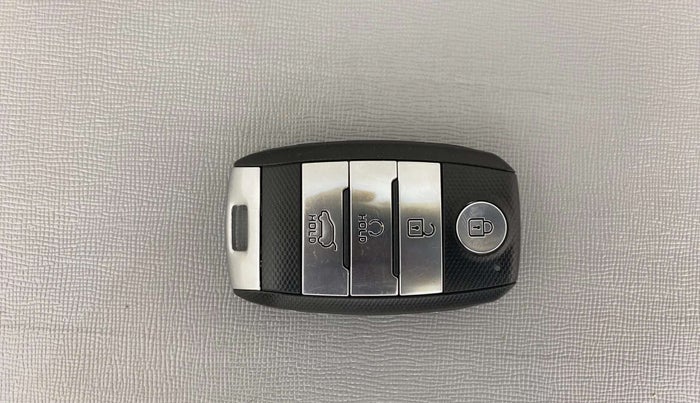 2020 KIA SELTOS HTX IVT 1.5 PETROL, Petrol, Automatic, 76,247 km, Key Close Up