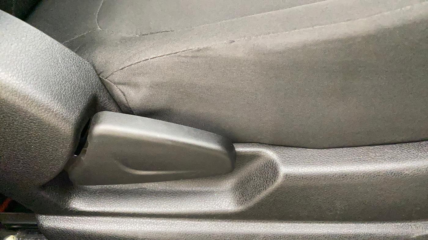 2022 Renault Kwid RXT 1.0 AMT, Petrol, Automatic, 5,595 km, Driver Side Adjustment Panel