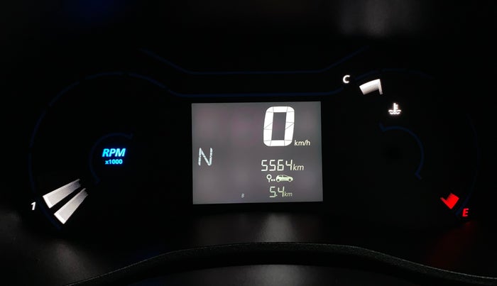 2022 Renault Kwid RXT 1.0 AMT, Petrol, Automatic, 5,595 km, Odometer Image