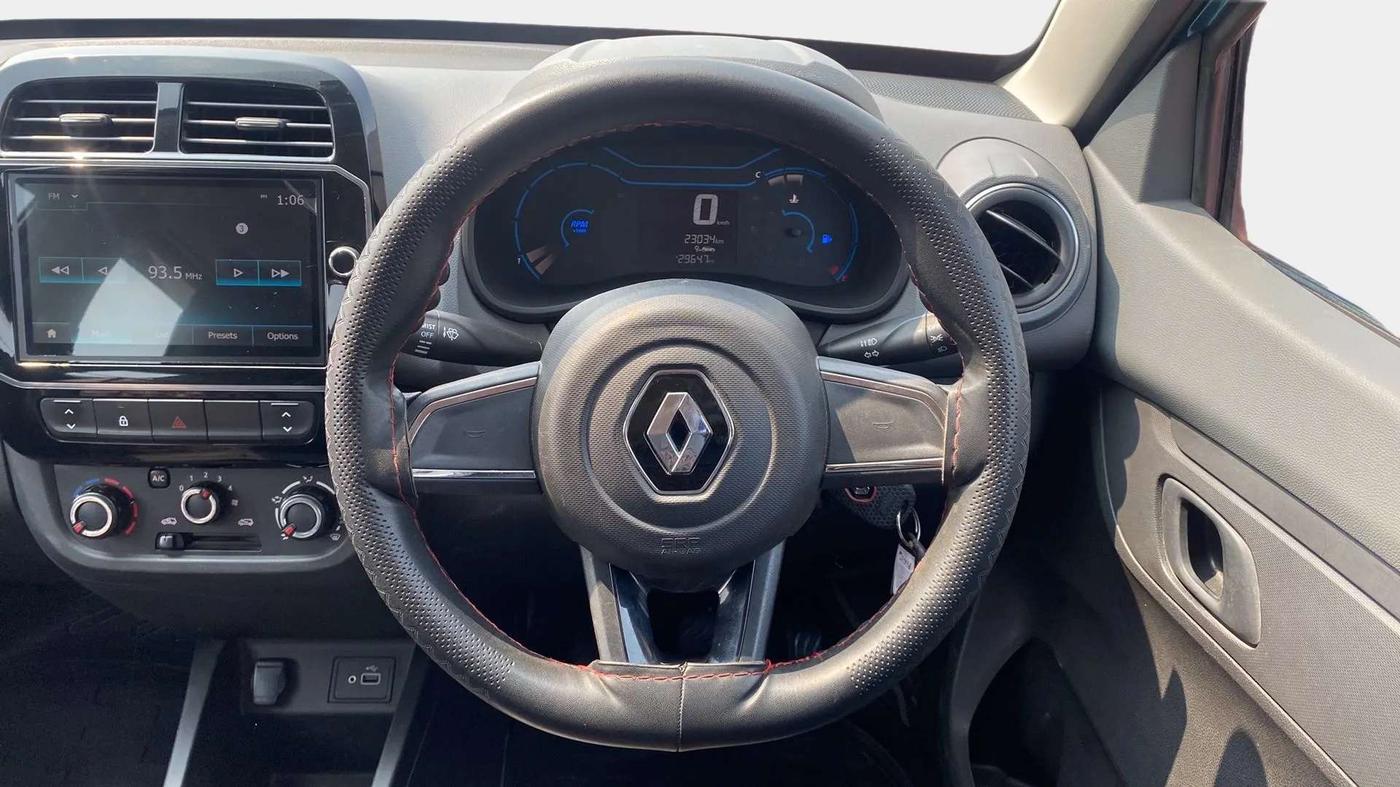 2022 Renault Kwid RXT 1.0, Petrol, Manual, 23,048 km, Steering Wheel Close Up