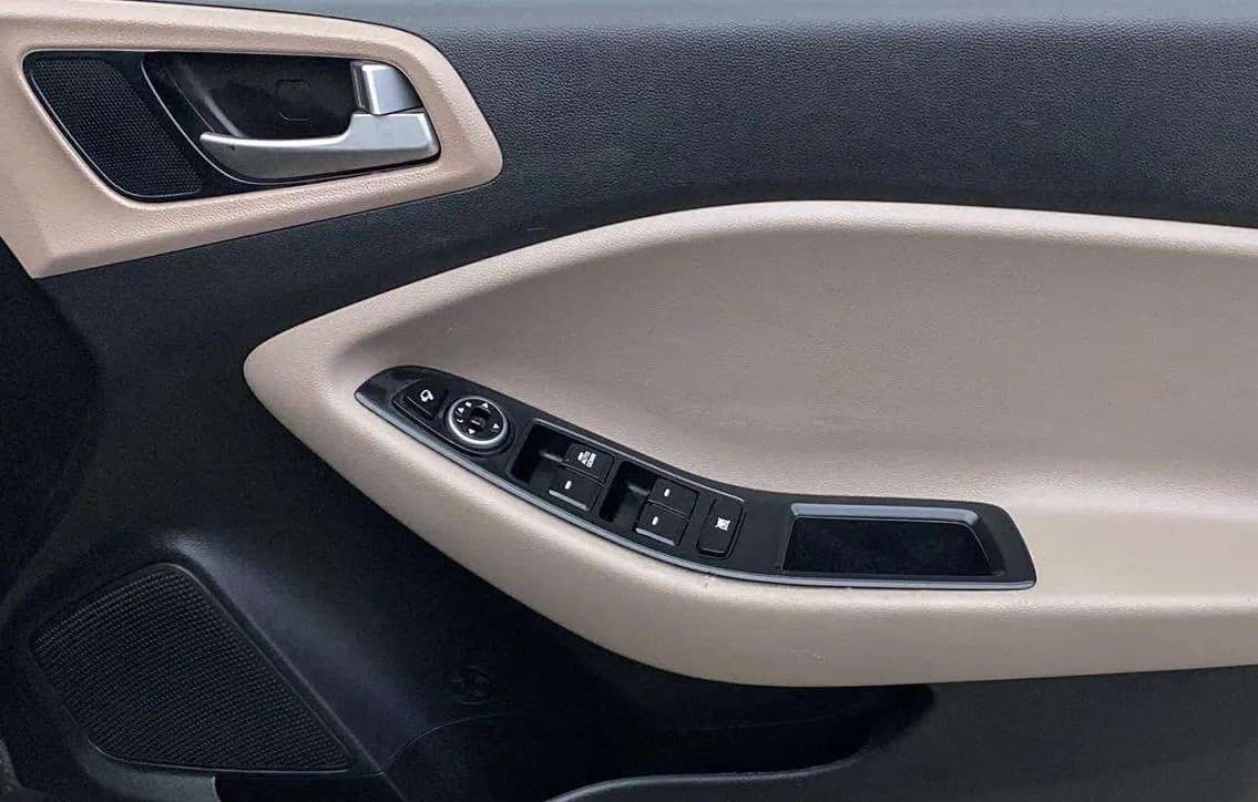 2020 Hyundai Elite i20 SPORTZ PLUS 1.2, Petrol, Manual, 25,601 km, Driver Side Door Panels Control