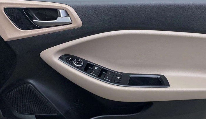 2020 Hyundai Elite i20 SPORTZ PLUS 1.2, Petrol, Manual, 25,601 km, Driver Side Door Panels Control