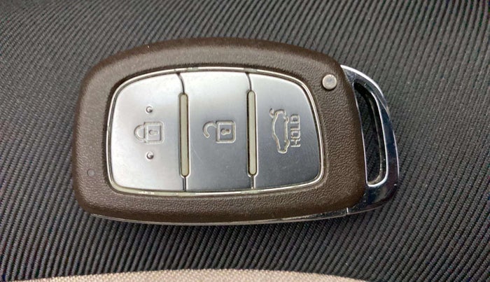 2013 Hyundai Grand i10 ASTA (O) 1.2 KAPPA VTVT, Petrol, Manual, 57,532 km, Key Close Up