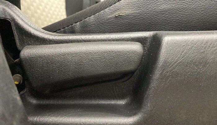 2022 Maruti Alto LXI O, Petrol, Manual, 14,300 km, Driver Side Adjustment Panel