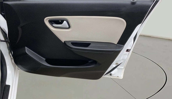 2022 Maruti Alto LXI O, Petrol, Manual, 14,300 km, Driver Side Door Panels Control