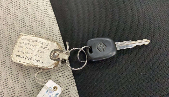 2022 Maruti Alto LXI O, Petrol, Manual, 14,300 km, Key Close Up