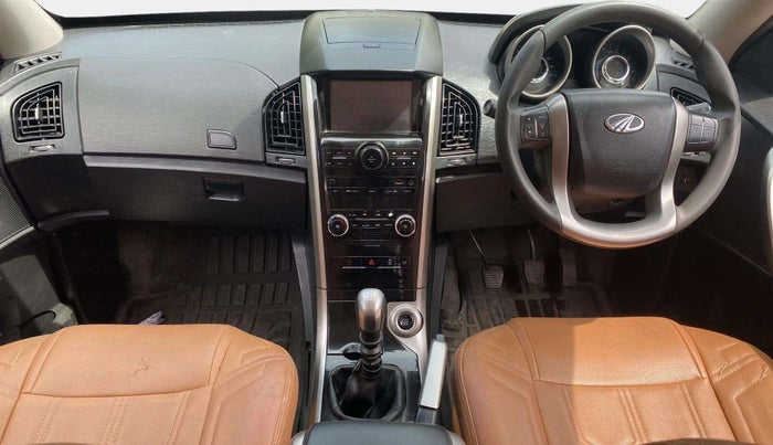 2019 Mahindra XUV500 W7, Diesel, Manual, 87,082 km, Dashboard