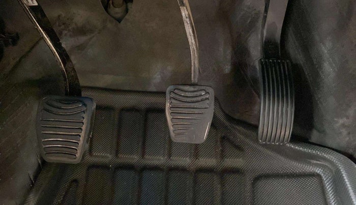 2019 Mahindra XUV500 W7, Diesel, Manual, 87,082 km, Pedals