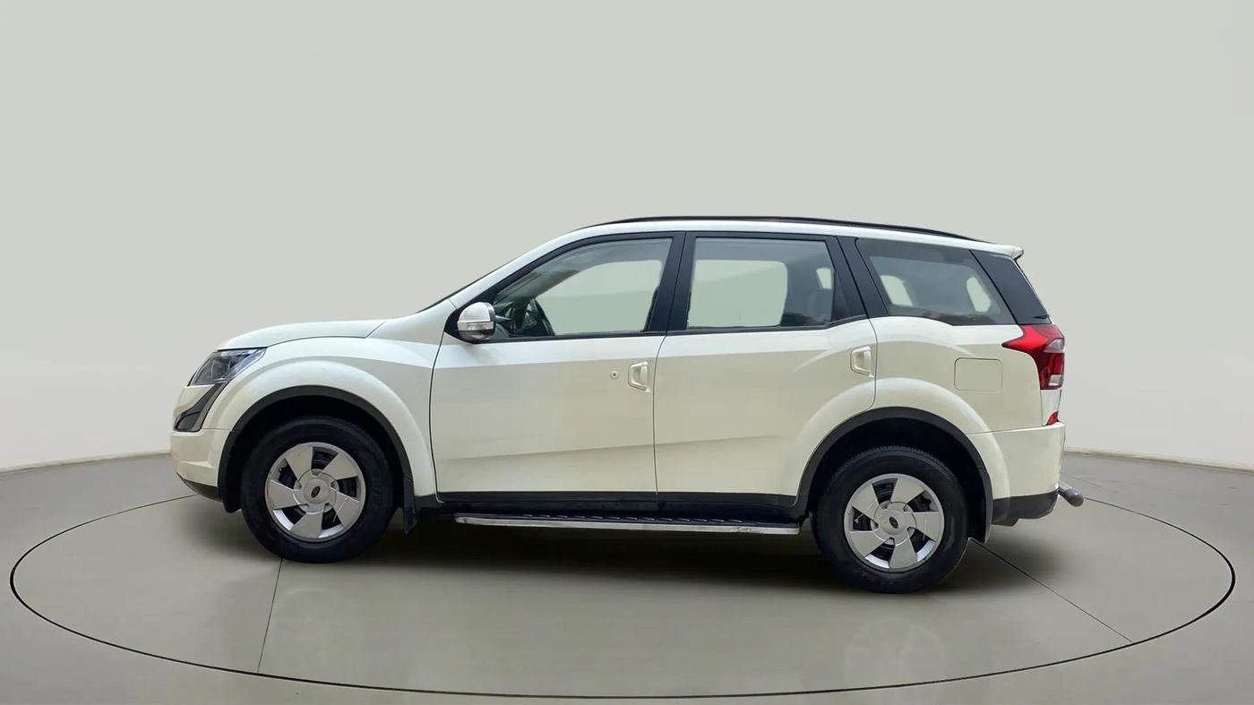 2019 Mahindra XUV500 W7, Diesel, Manual, 87,082 km, Left Side