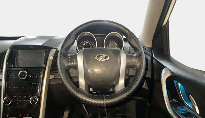 2019 Mahindra XUV500 W7, Diesel, Manual, 65,432 km, Steering Wheel Close Up