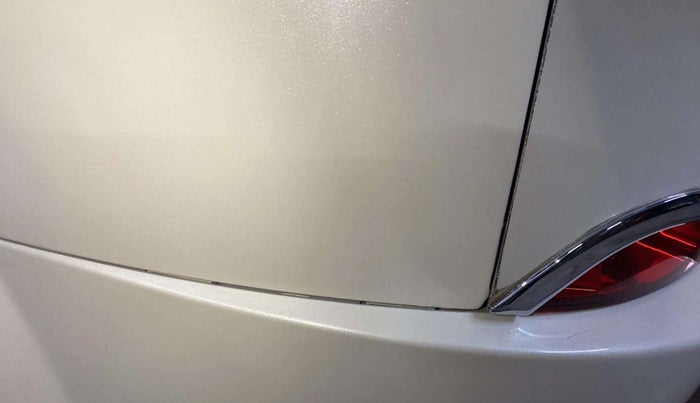 2019 Mahindra XUV500 W7, Diesel, Manual, 65,432 km, Left quarter panel - Slightly dented