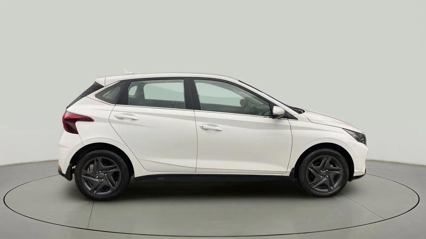 2022 Hyundai NEW I20 SPORTZ 1.2 MT, Petrol, Manual, 4,844 km, Right Side View