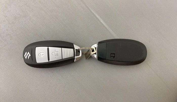 2018 Maruti Baleno ALPHA PETROL 1.2, Petrol, Manual, 43,883 km, Key Close Up