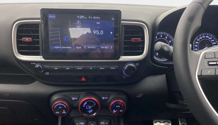 2021 Hyundai VENUE SX PLUS 1.0 TURBO DCT DUAL TONE, Petrol, Automatic, 31,992 km, Infotainment system - Rear speakers missing / not working