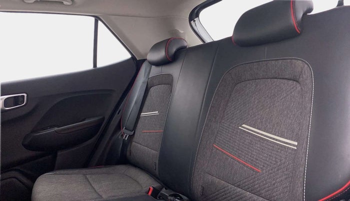 2021 Hyundai VENUE SX PLUS 1.0 TURBO DCT DUAL TONE, Petrol, Automatic, 31,992 km, Right Side Rear Door Cabin