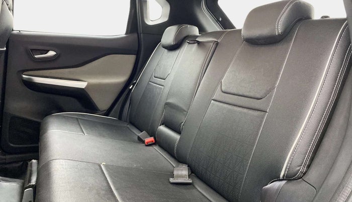 2022 Nissan MAGNITE XV MT, Petrol, Manual, 18,425 km, Right Side Rear Door Cabin
