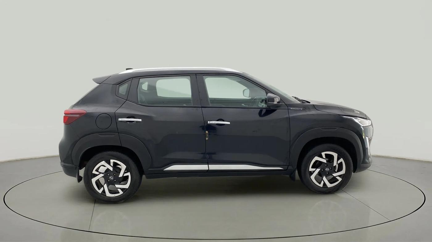 2022 Nissan MAGNITE XV MT, Petrol, Manual, 18,425 km, Right Side View