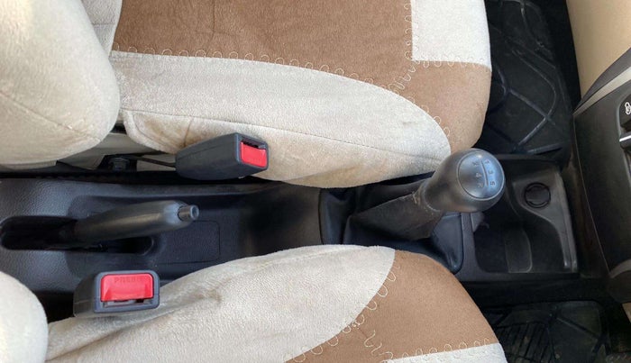 2018 Hyundai Eon MAGNA +, Petrol, Manual, 19,956 km, Gear Lever