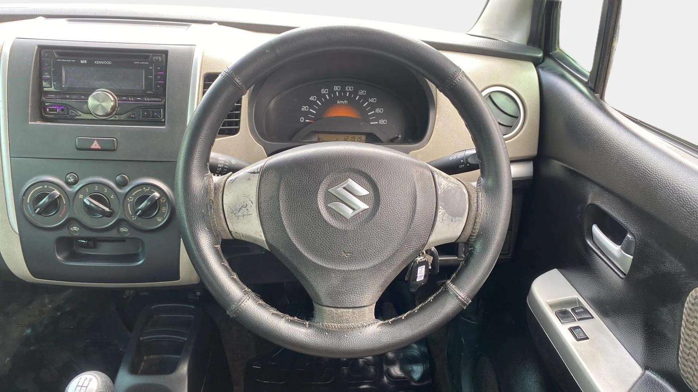 2014 Maruti Wagon R 1.0 LXI CNG, CNG, Manual, 1,22,183 km, Steering Wheel Close Up