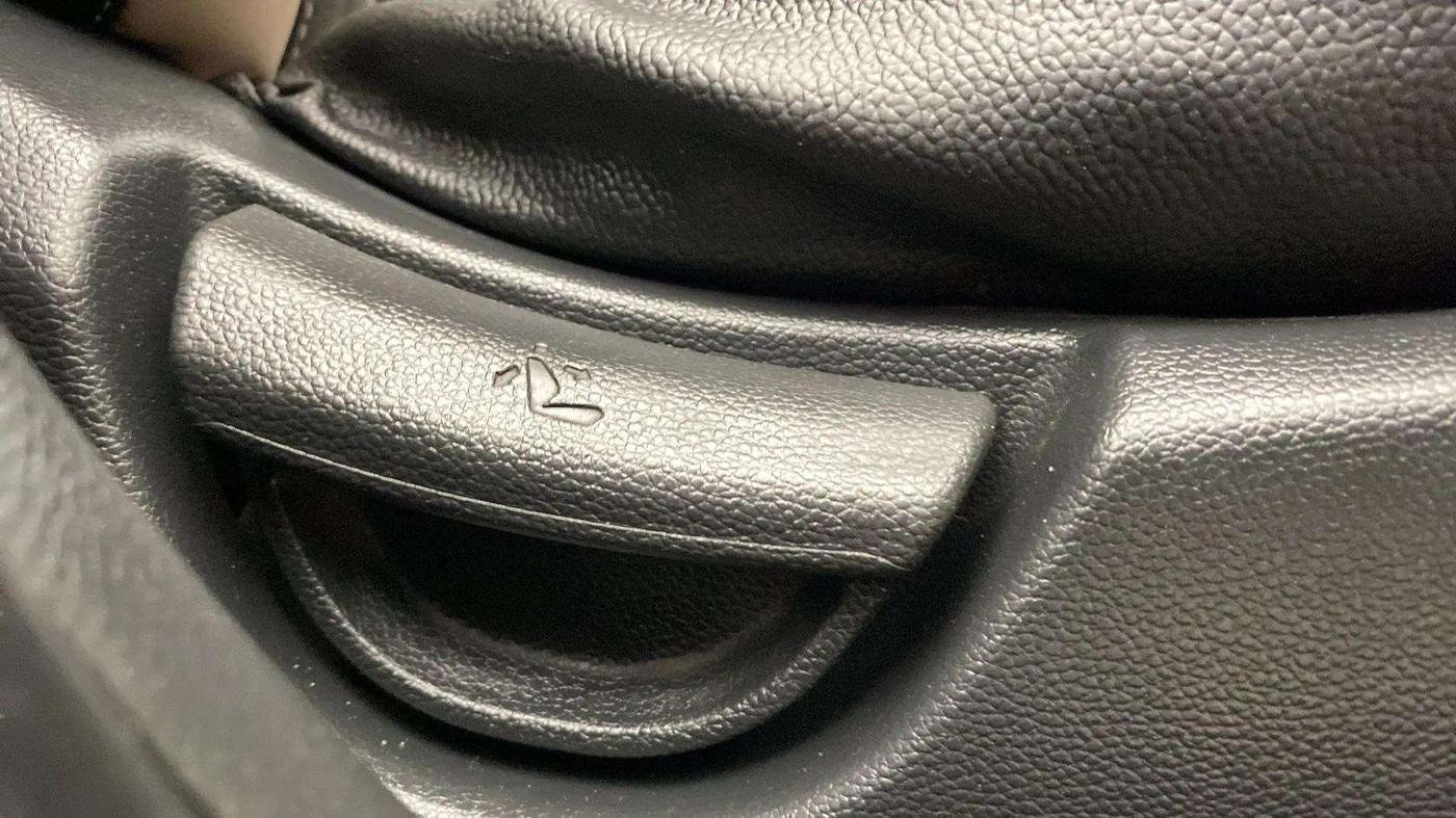 2017 Hyundai Xcent S 1.2, Petrol, Manual, 89,124 km, Driver Side Adjustment Panel