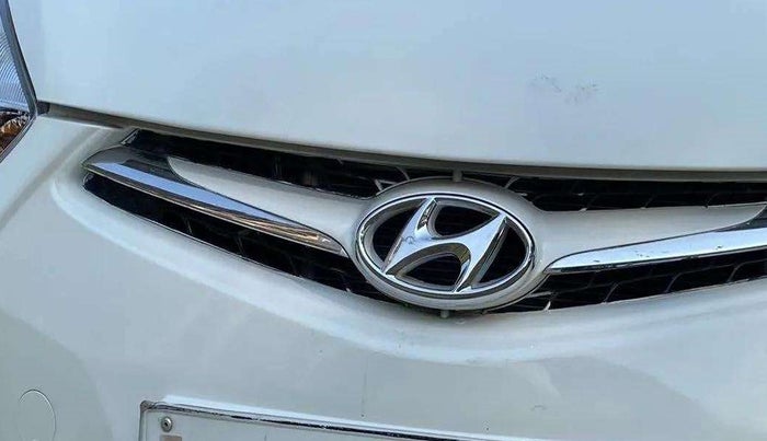 2016 Hyundai Eon ERA PLUS (O), Petrol, Manual, 47,692 km, Gear lever - Boot cover slightly torn